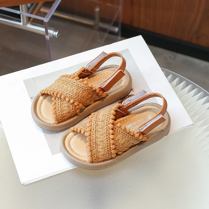 สาวรองเท้าชายหาดฤดูร้อนสไตล์ชาติพันธุ์เด็กรองเท้าแตะ Soft Sole แฟชั่นเด็ก Retro Princess รองเท้า 2024 ฤดูร้อนใหม่