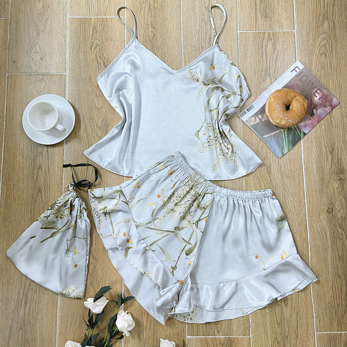 Conjunto de pijama con pantalones cortos y dobladillo con volantes y estampado floral elegante, ropa de dormir para mujer