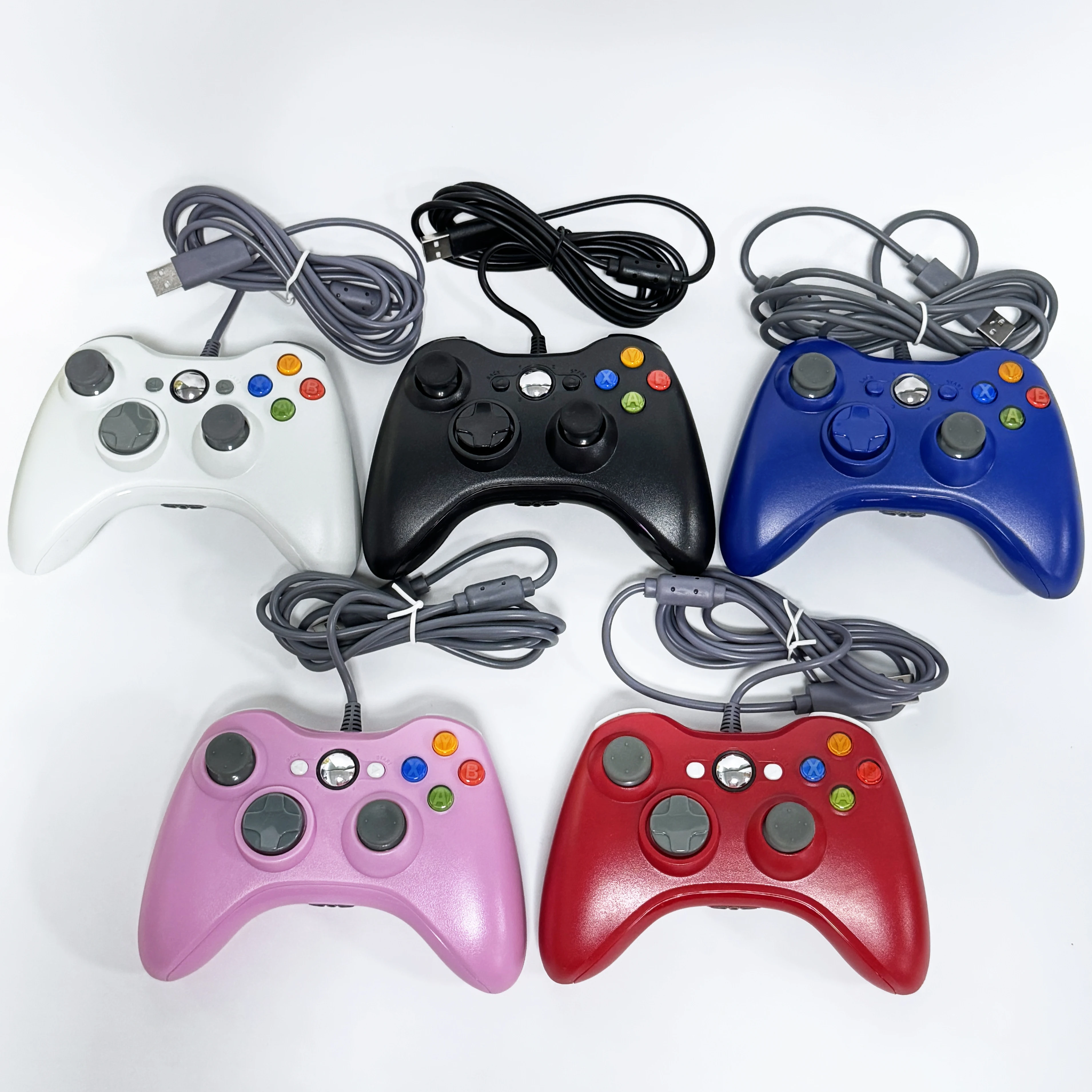 Il controller di gioco cablato 360 supporta Xbox 360 e Windows 7/8/10, con motore integrato, più colori tra cui scegliere