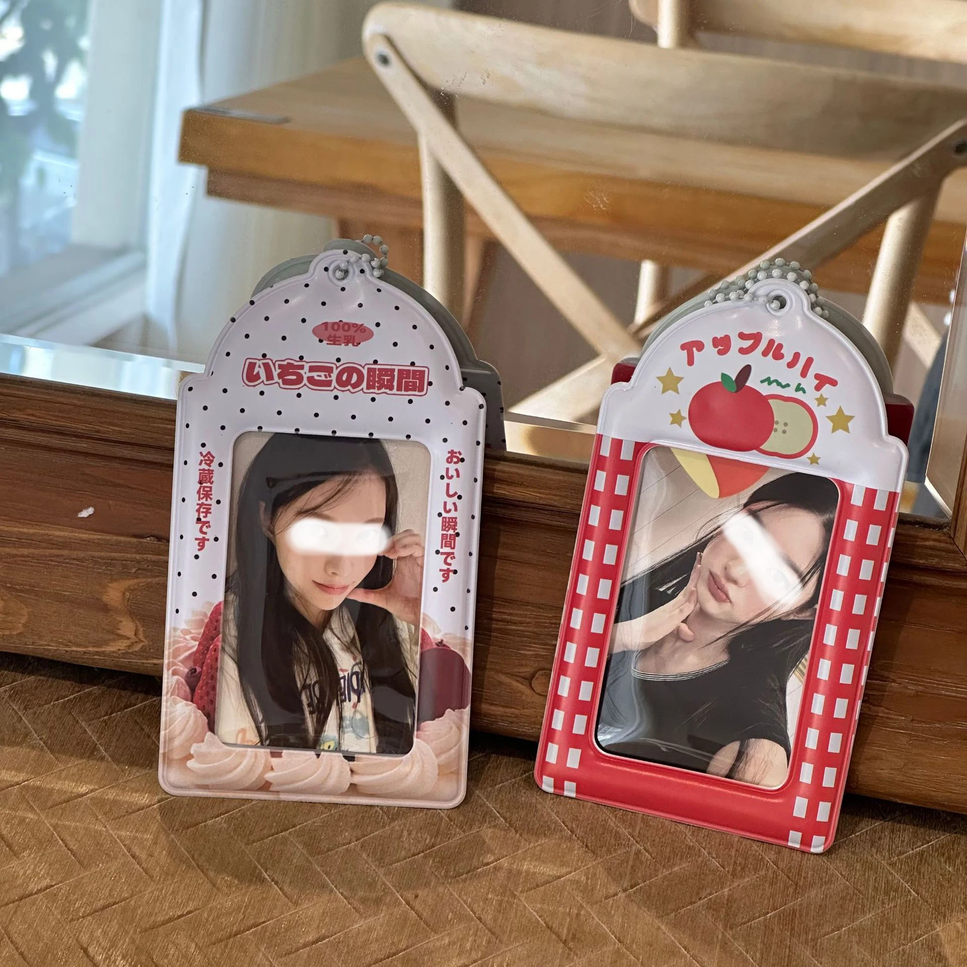 Ins style cream strawberry checkered apple 3-inch card holder, Polaroid Love Bean small card, campus card, meal card storage dis