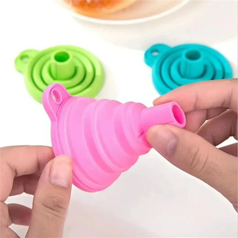 Set imbuto da cucina, accessori per gadget da cucina Imbuto pieghevole in silicone pieghevole per il riempimento di bottiglie d'acqua con trasferimento di liquidi