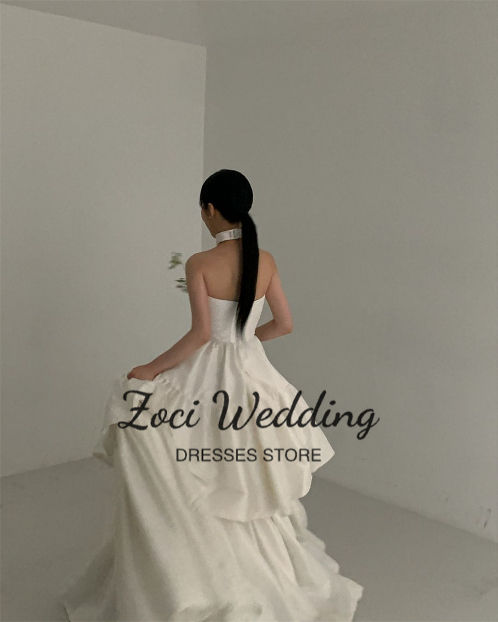 Zoci Elegant Strapless Korea Wedding Dresses Photo Shoot Customized Ruched Tiered Bride Dress Open Back Floor Length Bridal Gown