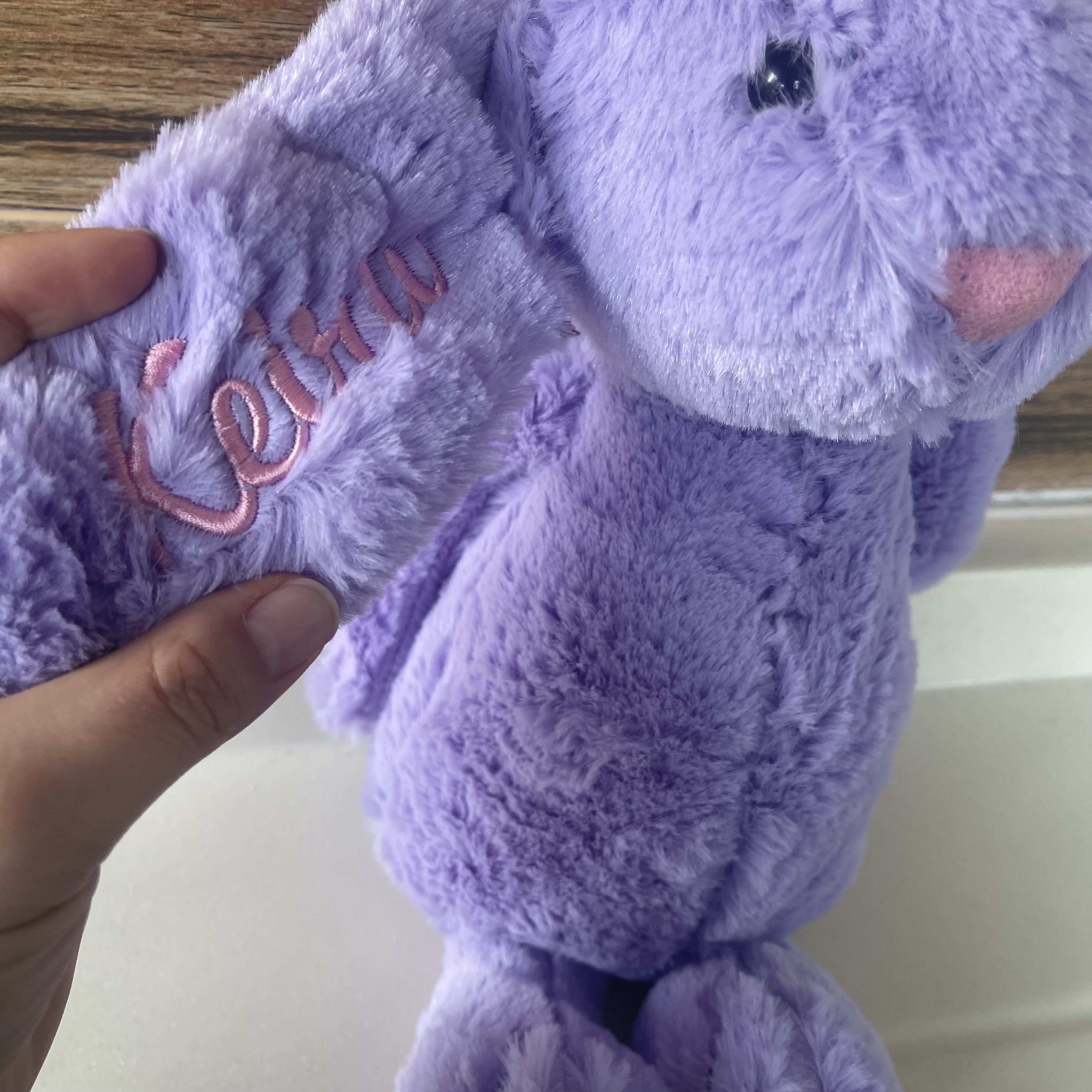 Gepersonaliseerde Aanpassing Van Verlegen Konijntje Schattig Knuffels, Roze Prachtige Konijnenborduurnaam, Kerstcadeaupop