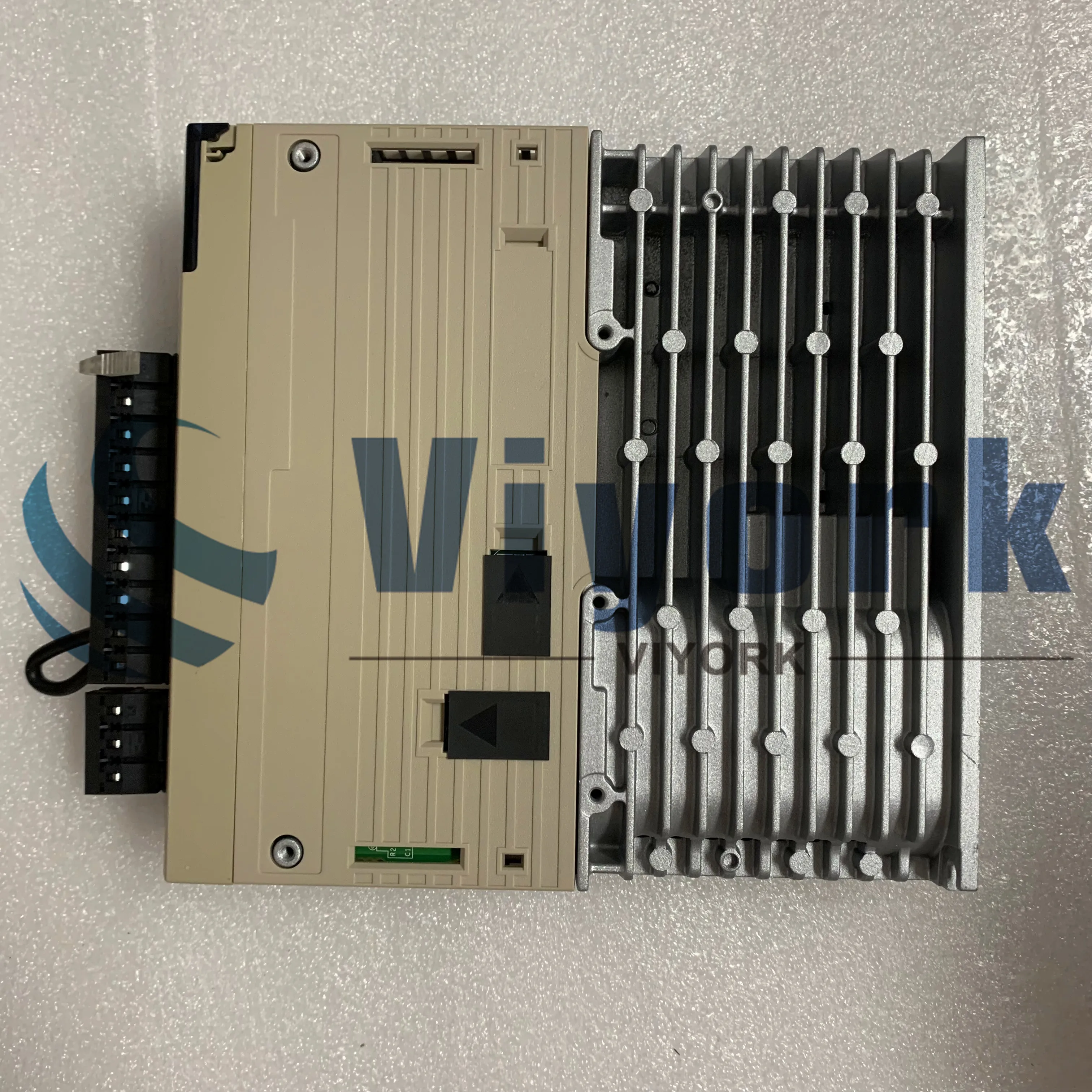 SGDV-2R8A01B002000 SERVO DRIVE NUEVO