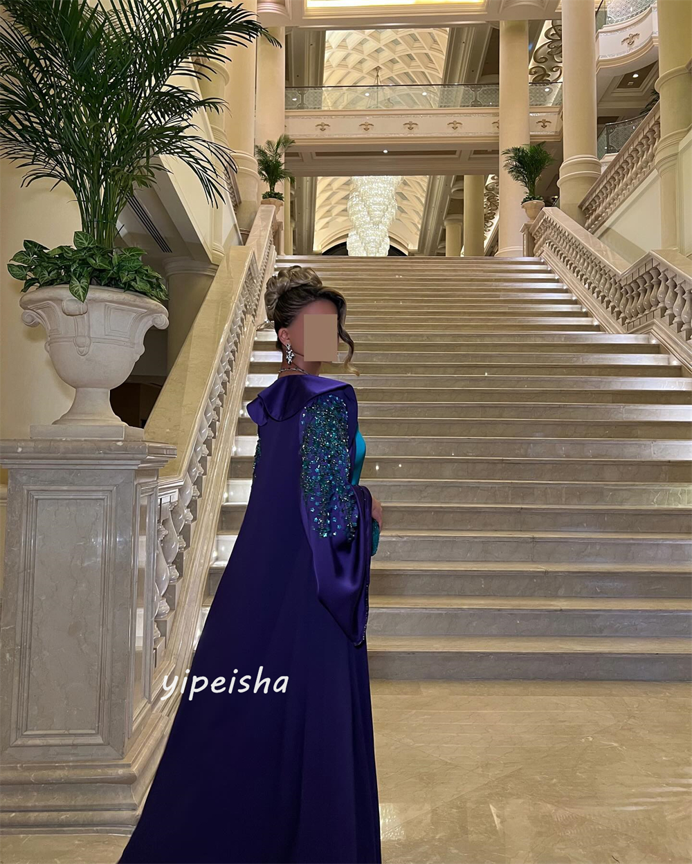 Maßgeschneidertes Jiayigongs-Kleid mit drapiertem Strandmantel und quadratischem Ausschnitt, maßgeschneidertes Anlasskleid, lang