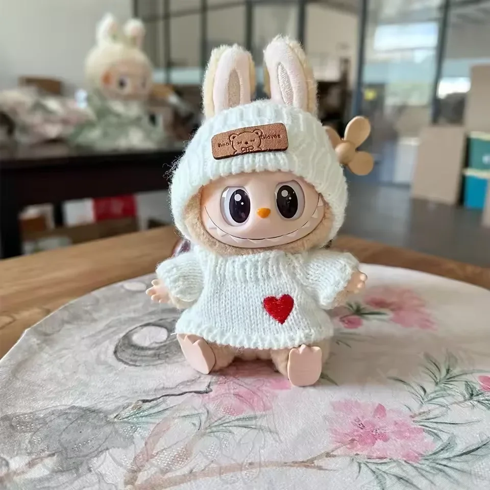 Simpatici accessori per bambole Labubu 3° coniglietto Orecchie di coniglio lavorate a maglia Cappello Maglione a cuore per vestiti da collezione di giocattoli, un set di dimensioni da 17 cm