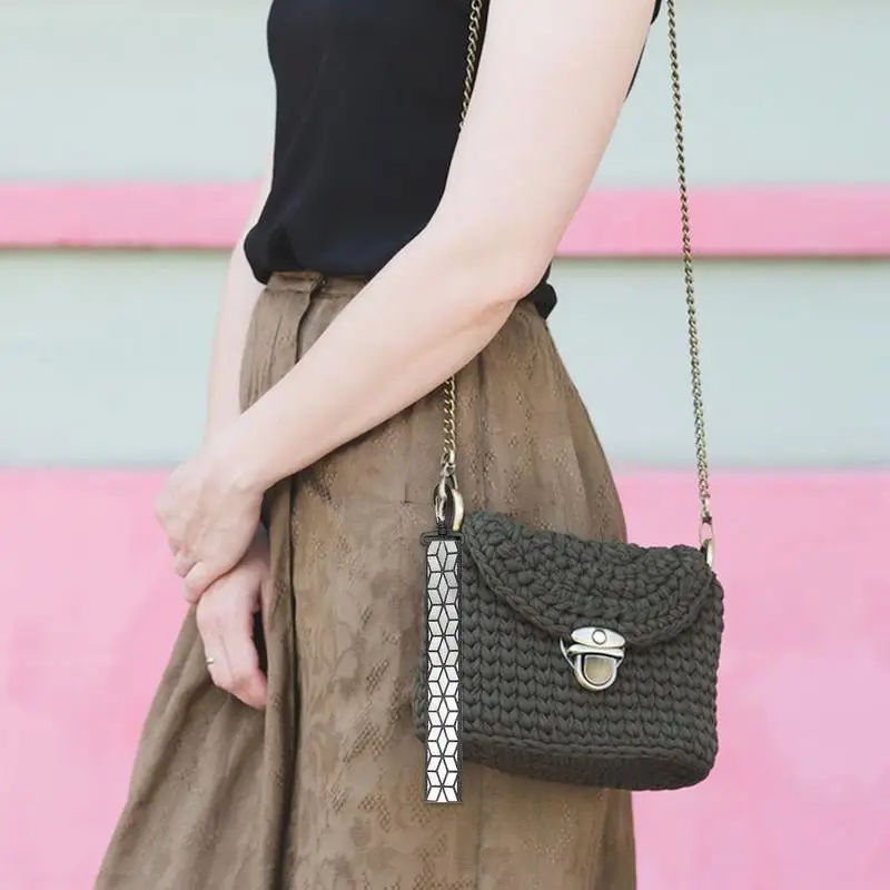 Veiligheidsreflectorhanger Kleding Veiligheid Reflecterende sleutelhangerhanger Lichtgewicht en draagbaar buitengereedschap voor hardlopen Fietsen