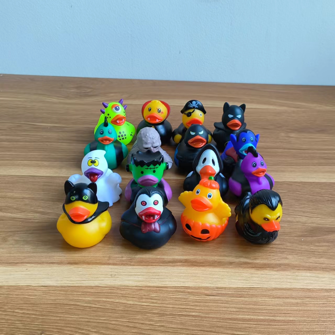 8-12PCS Adorable Rubber Duck Decorations for Party, Aquarium, Halloween & Pool - Cute Bathtub Swim Bathing Accessories