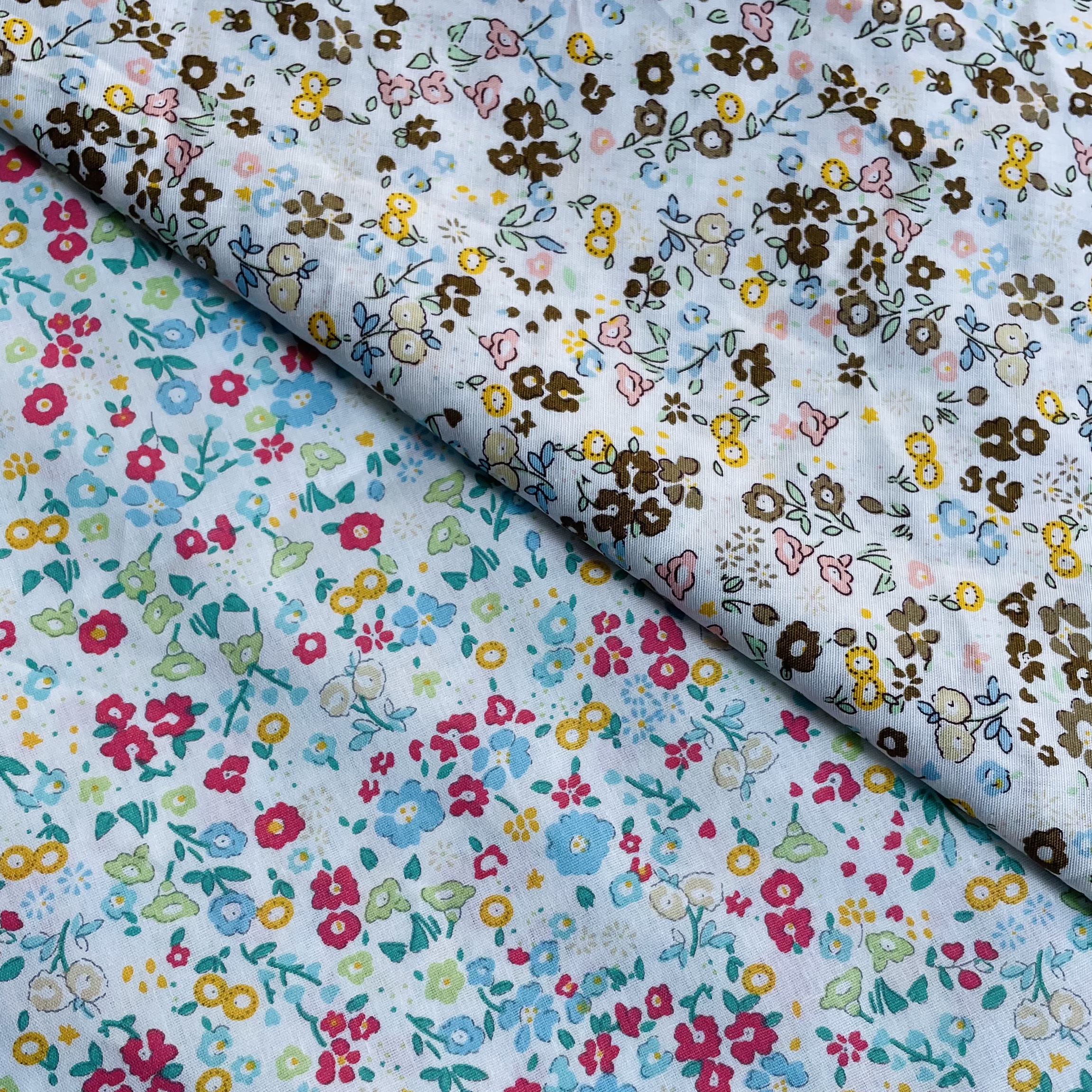 ผ้าฝ้าย 100% บริสุทธิ์ 40S Like Liberty ผ้าการพิมพ์ดิจิตอลสําหรับเย็บผ้าชุดกระโปรงเด็กออกแบบฤดูร้อนผ้า