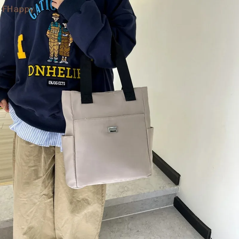 Leichte und wasserdichte Umhängetasche, Handtasche mit großem Fassungsvermögen, geeignet für Arbeit, Studium und Reisetasche