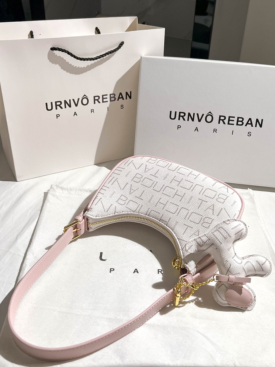 URBAN REBAN サドルバッグ クロスボディ サマーヒット スモールレザーグッズ ジッパー開閉 カジュアルスタイル ユニセックス 脇の下 月の歯柄