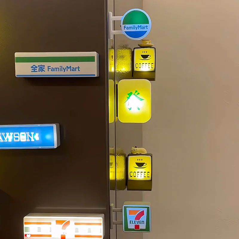 ร้านกาแฟแม่เหล็กตู้เย็นสติกเกอร์ Creative Convenience Store Light ป้ายเครื่องประดับตกแต่งบ้าน 711 กล่องไฟส่องสว่าง