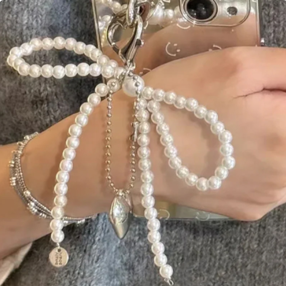 ZAKOL Weiß Bowknot Herz Schlüsselbund Frauen Süße Charme Perle Bogen Rucksack Schlüssel Ring Handgemachten Schmuck Ornament Taschen Anhänger Gif