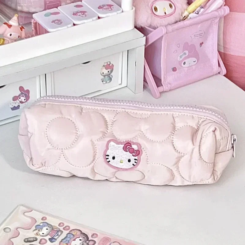 Sanrio KT Cat กระเป๋าดินสอความจุขนาดใหญ่ปากกาน่ารัก Hello Kitty กระเป๋าเครื่องสําอางนักเรียนหญิงเครื่องเขียนของขวัญ