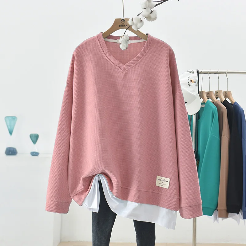 春秋の新スタイルパッチワーク偽ツーピースパーカー女性プラスサイズルーズ長袖 V ネックトップ Tシャツカジュアル快適