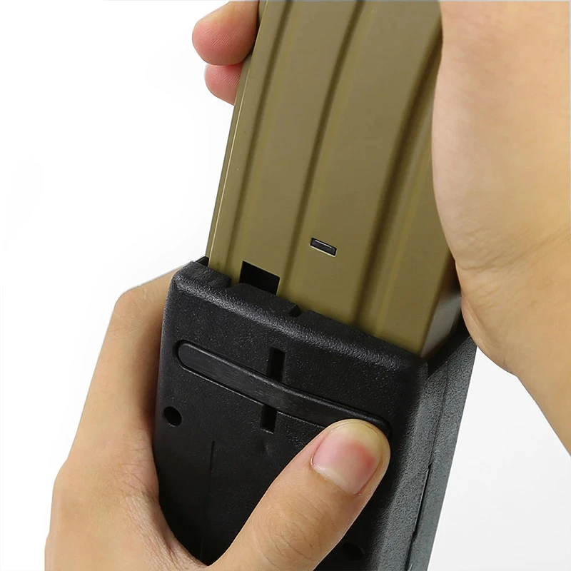 ยุทธวิธีทหารอุปกรณ์มือใหม่ Speed Loader Airsoft Paintball M4 Quick Loader นิตยสารล่าสัตว์กระเป๋าอุปกรณ์เสริม