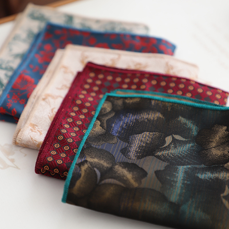 韓国のフォーマルなビジネスポケットスクエアスーツ、小さなポケットタオル、緑の花茶色のドットハンカチ、宴会タキシードハンカチ、24cm