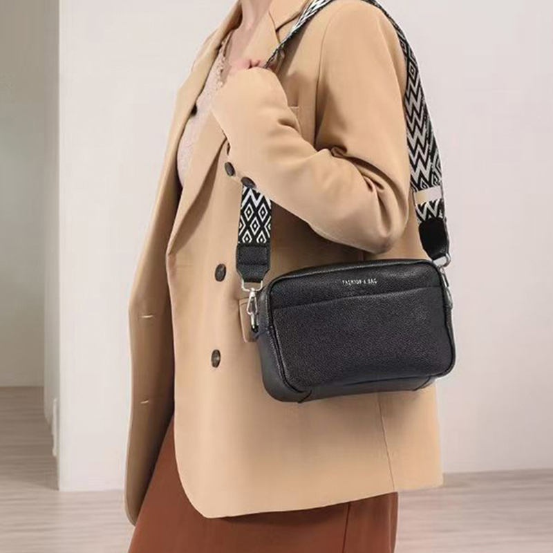 As alças das bolsas de um ombro masculinas e femininas são especialmente projetadas para viagens e são feitas de material PU.