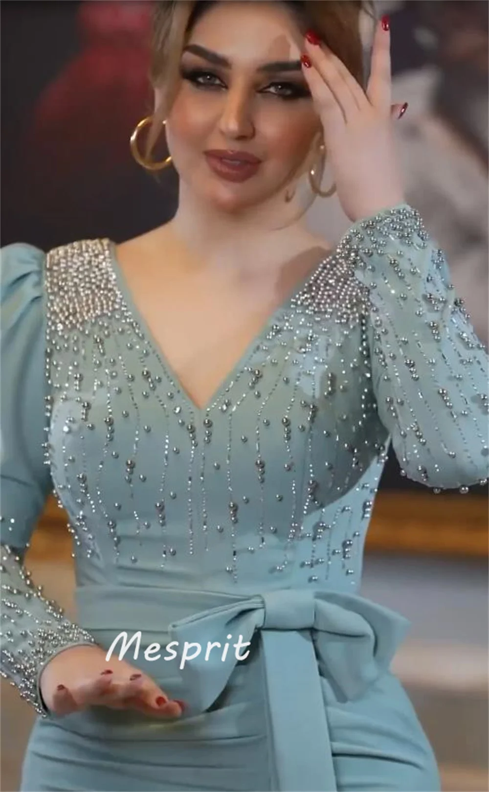 ที่กําหนดเอง Mesprit Elegant Simple V คอ Sheath ประดับด้วยลูกปัด Paillette/Sequins Bows ข้อเท้าความยาว Charmeuse ชุดราตรี