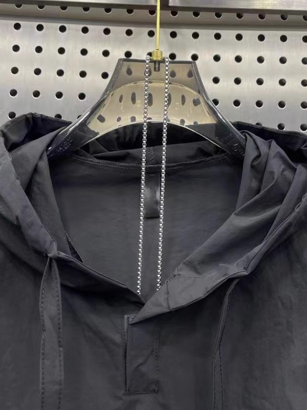 Conjunto Casual de Verão Leve e Respirável em Cor Sólida, Conjunto de Duas Peças Solto e Moderno para Homens, Cseta de Man...