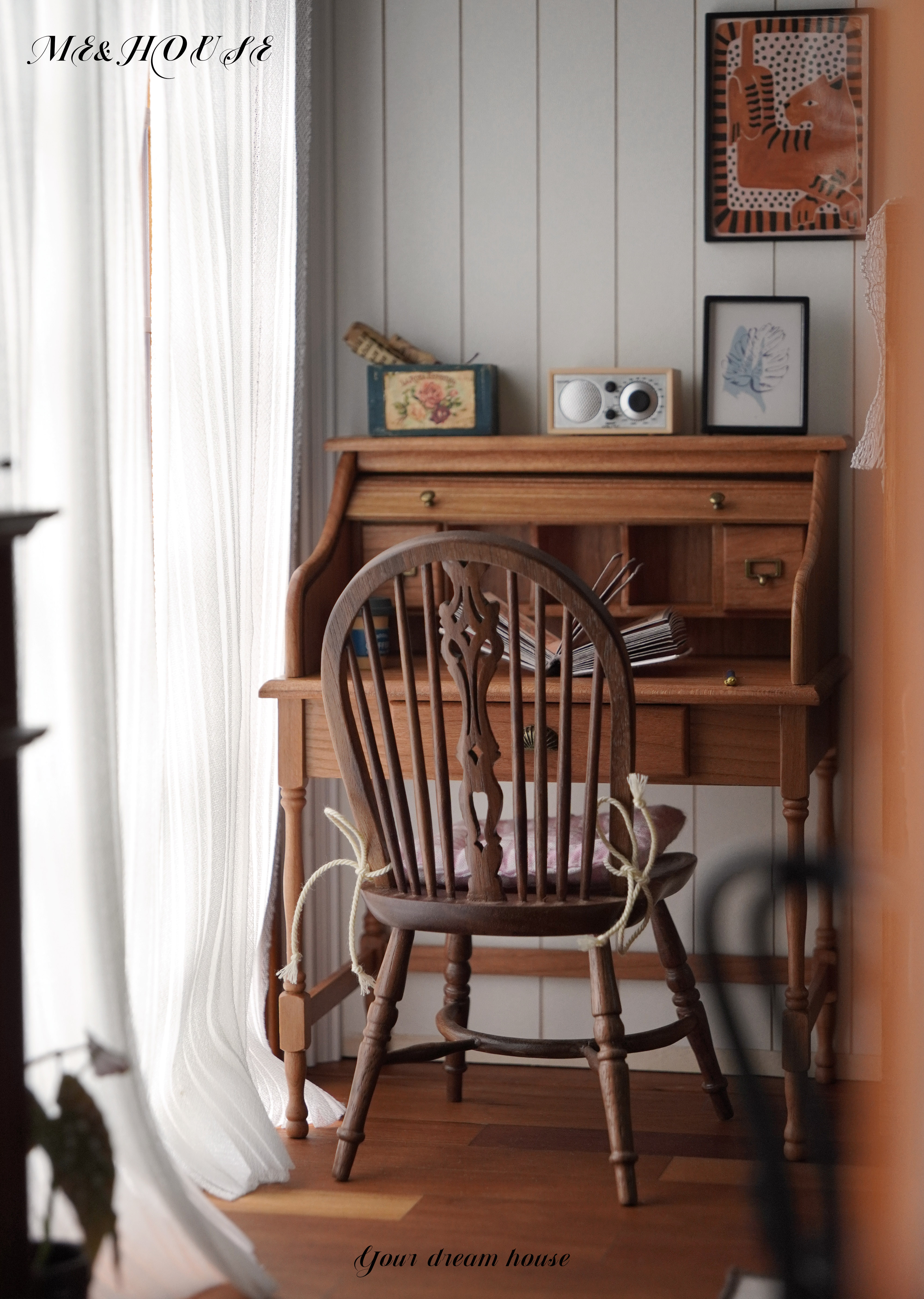 1/6  Dollhouse study Room Accessories  Mini Furniture Retro shutter desk