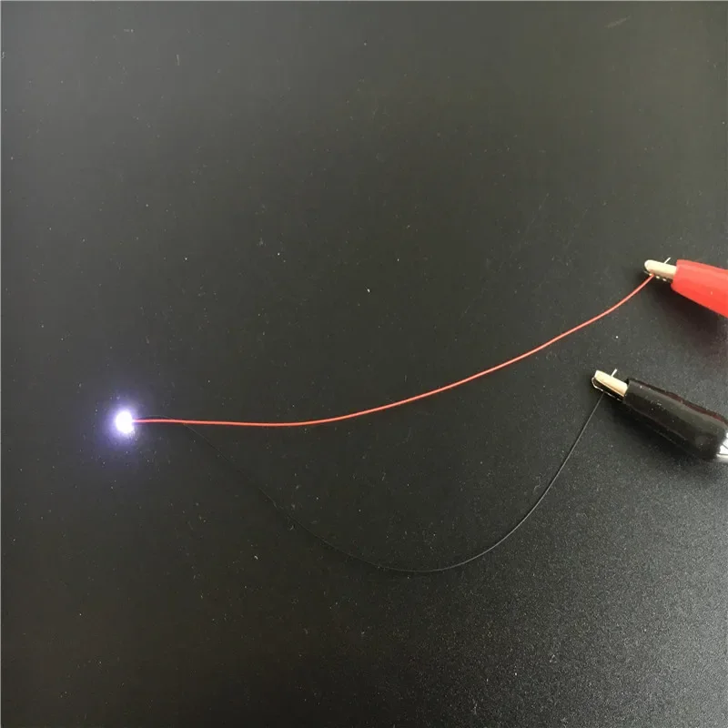 40 ชิ้น/ล็อต 0402 0603 0805 1206 LED SMD สําหรับรถไฟ HO N OO Scale สีแดงสายสีดํา Pre-soldered Micro Litz Diorama รถไฟ