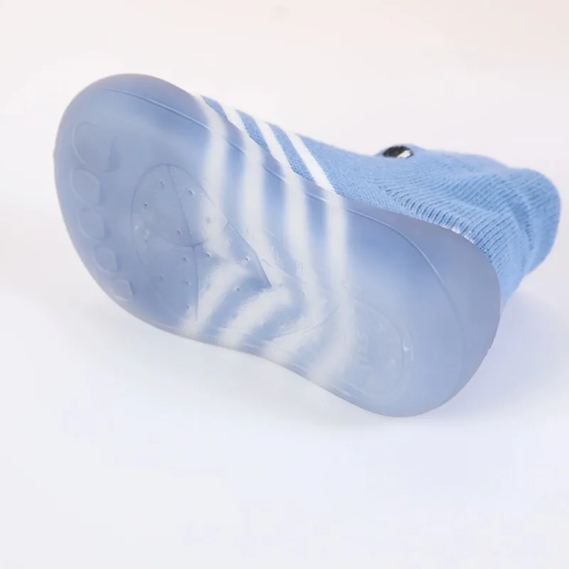 Meias de sola macia para bebês de 0 a 3 anos, sapatos respiráveis para áreas internas e externas, calçados antiderrapantes para crianças pequenas, meninos e meninas, primavera e outono ‌