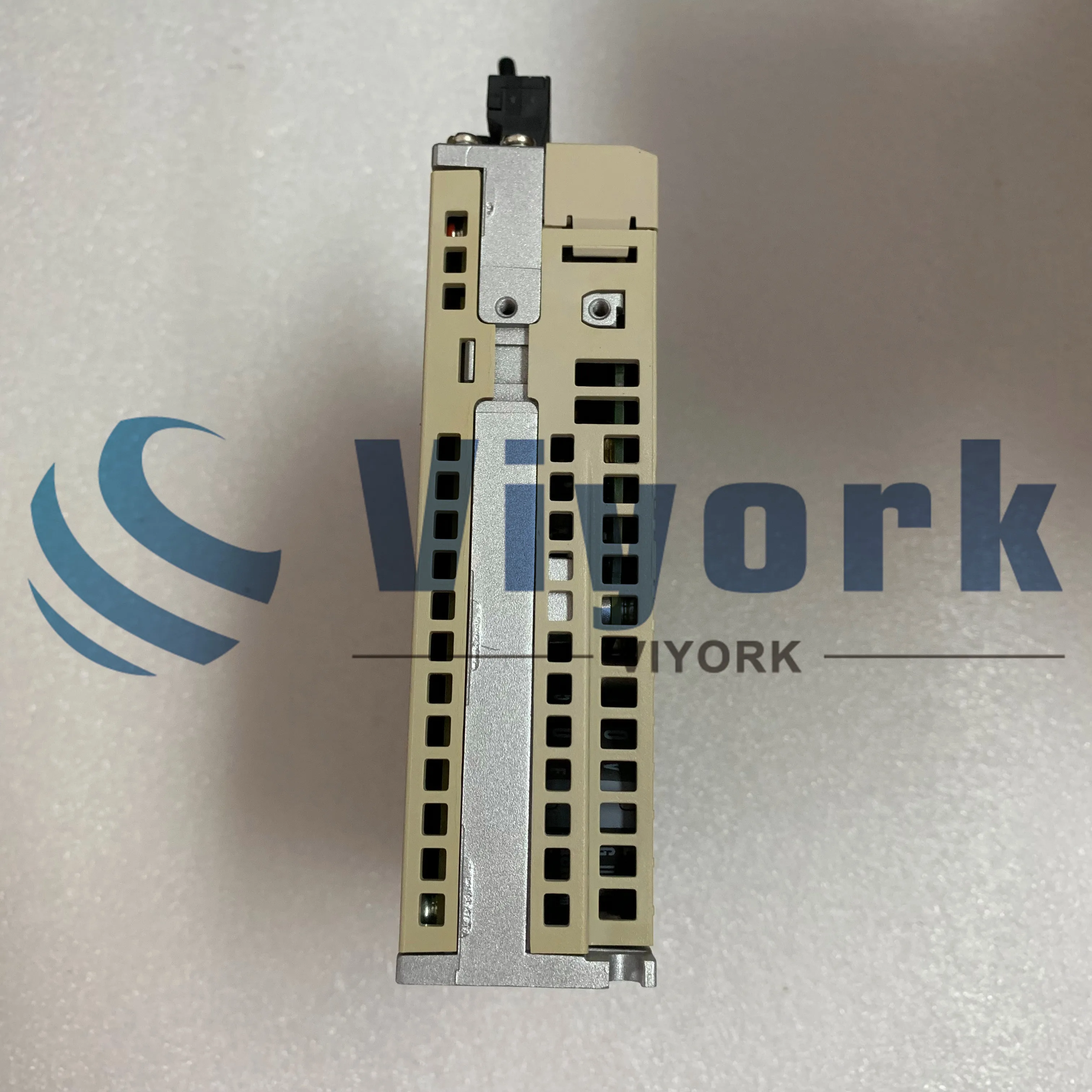 SGDV-2R8A11B SERVO DRIVE NEW