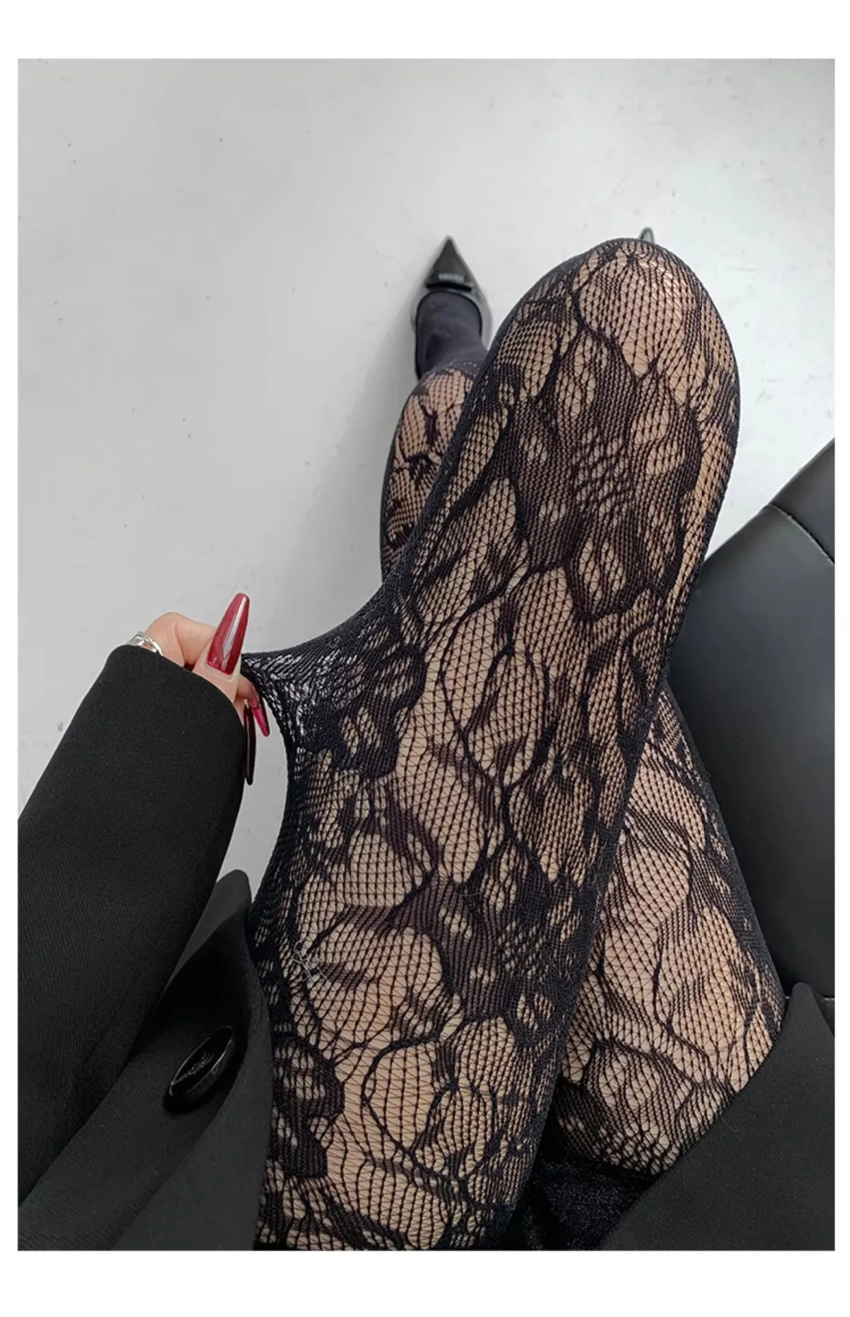 Collants en dentelle ajourés, collants en résille à motifs géométriques à rayures pour femmes