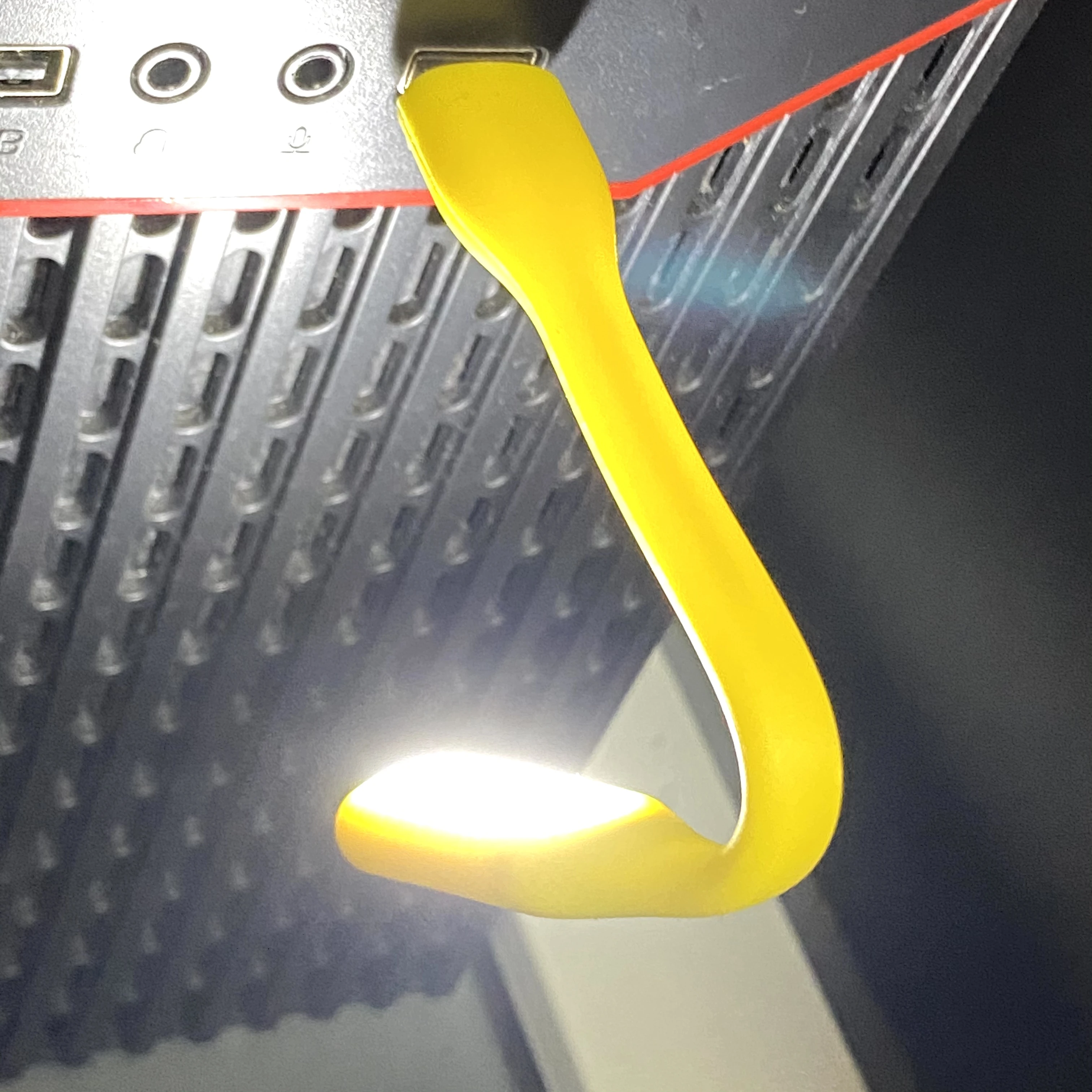 Lampada da lettura a luce di libro USB Mini lampada a LED portatile 5V 1.2W Super luminosa per Notebook portatile Power Bank PC