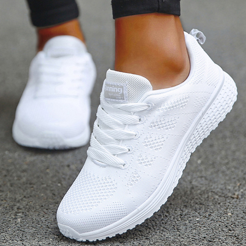 Neue Turnschuhe Für Frauen Atmungs Mode Trainer Plus Größe Frauen Turnschuhe Mesh Stoff Lace Up Frauen Schuhe Weibliche Schuhe