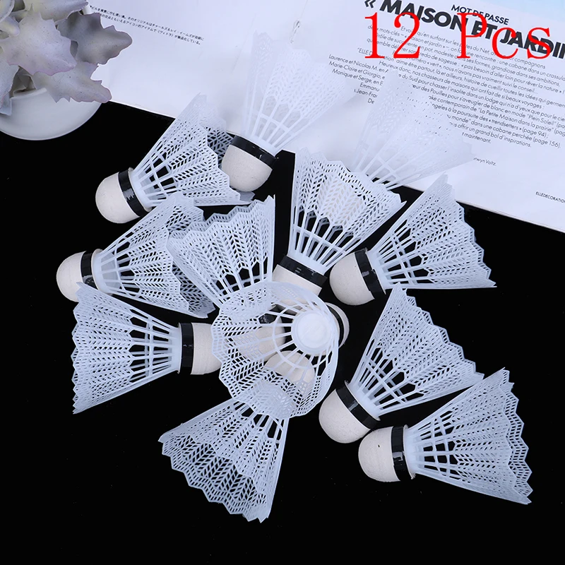 Peteca de badminton de plástico, 12pcs, leve para a prática, portátil, treinamento, entretenimento infantil