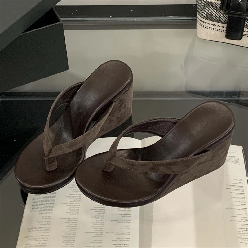 Eilyken/летние женские шлепанцы на танкетке с леопардовым принтом, модные шлепанцы на высоком каблуке с толстой подошвой