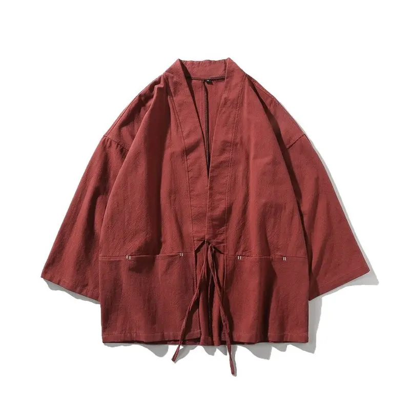 Традиционное модное мужское кимоно в японском стиле