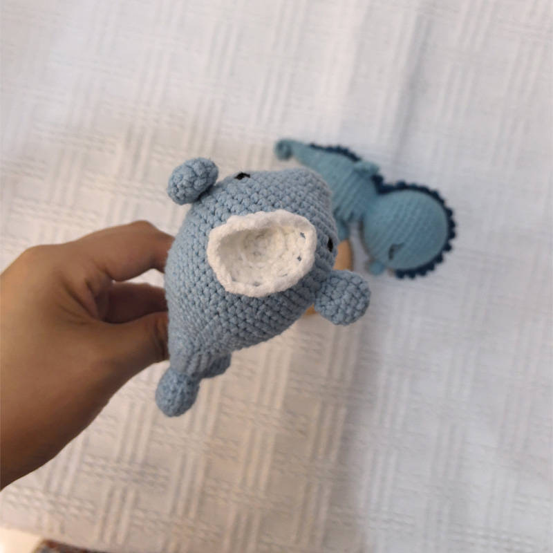 수제 크로 셰 뜨개질 만화 고래 해마 동물 아기 딸랑이 장난감 안전 너도밤 나무 신생아 손잡이 젖니가 남 반지 아기 Teether