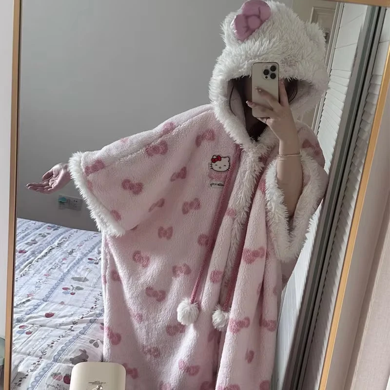 Miniso Kawaii HelloKitty Plush Robes สาวน่ารัก Sanrio อะนิเมะ Y2K ชุดนอนผ้าห่มสบายๆขนแกะชุดนอนเสื้อผ้าผู้หญิง