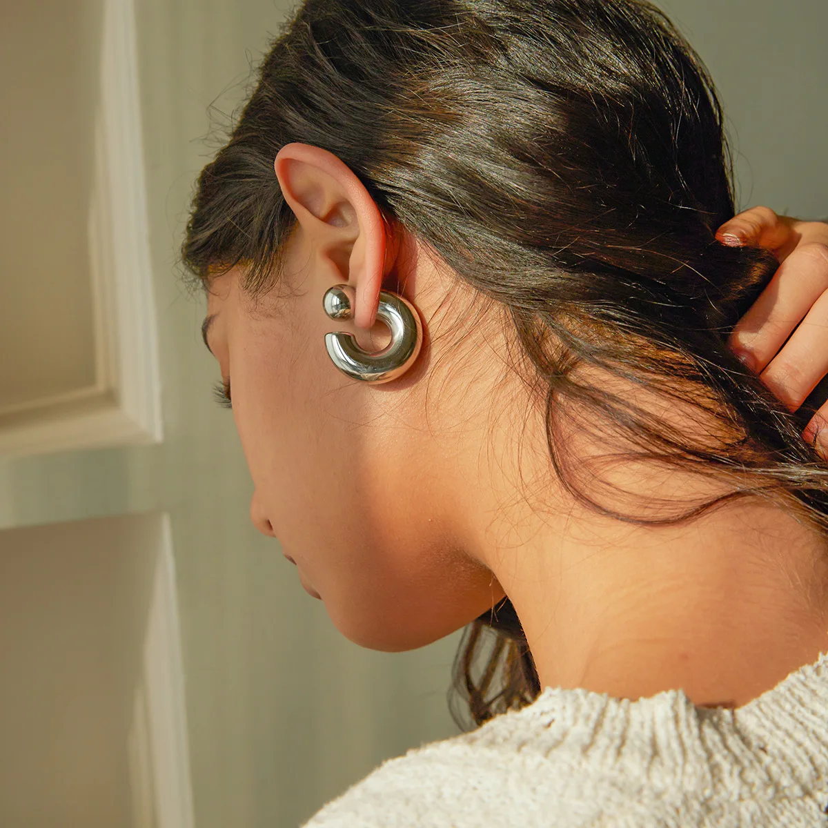 Pendientes de moda en forma de C con diseño único, pendientes de alta gama y de nicho para mujer.