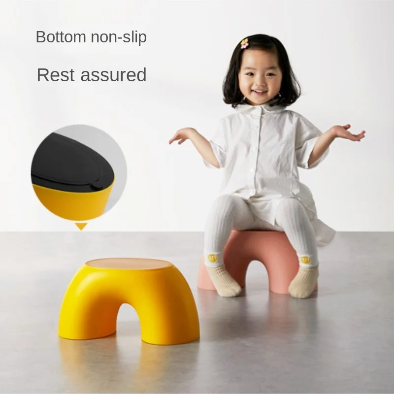 Taburete K-star de arcoíris, taburete pequeño Circular Simple y ligero, taburete redondeado para el hogar para niños, taburete antideslizante para cambiar zapatos 2024