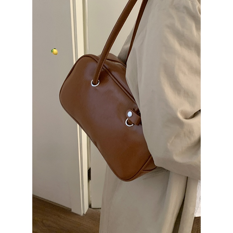 トレンディなレトロボウリングバッグ女性の大容量ハンドバッグシングルショルダーブリーフケース脇の下バッグソフト PU レザーピュアカラー