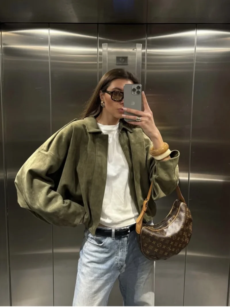 ETJ 2025 printemps nouveau effet de texture en daim pour femmes version ample de la mode revers épaule bomber veste