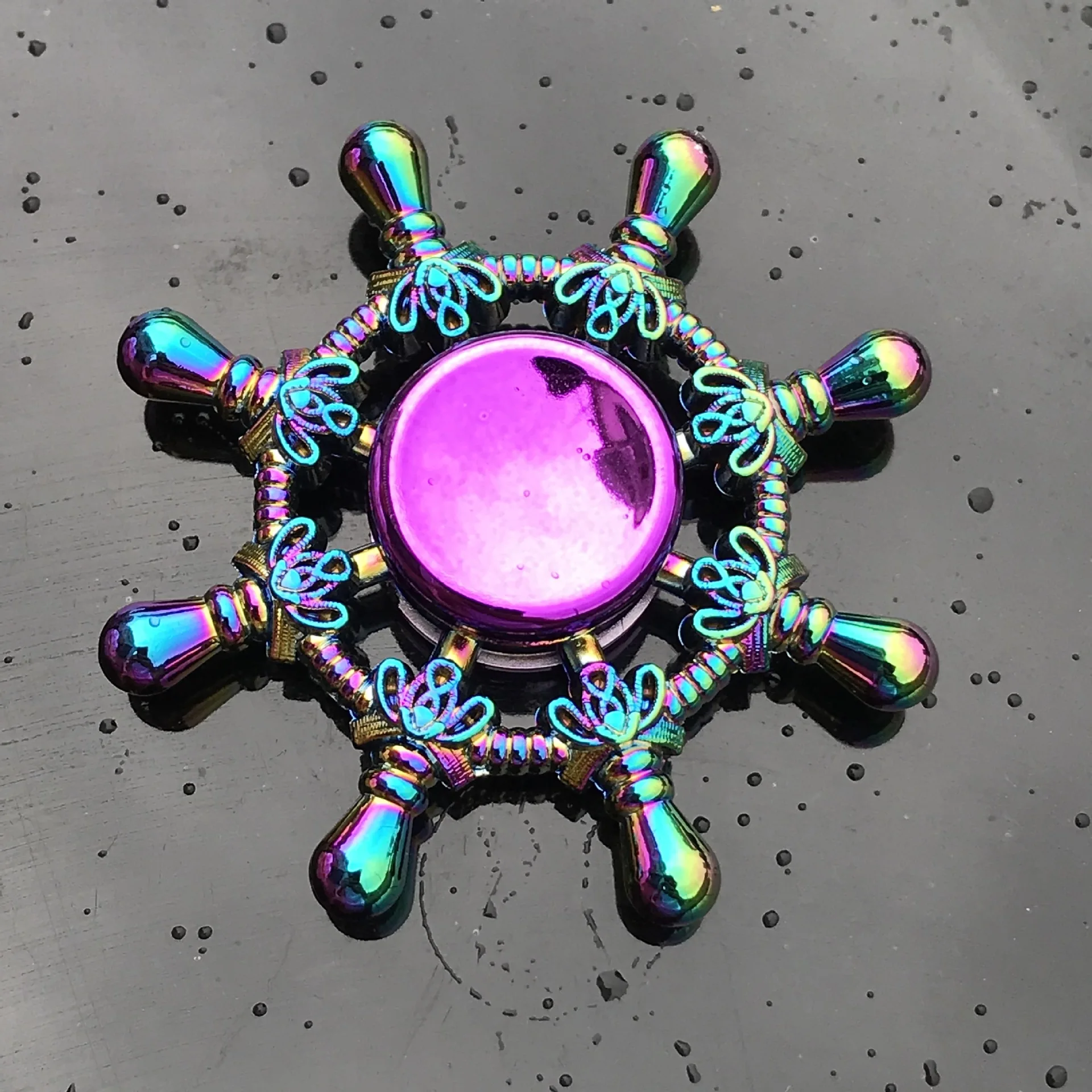 28 รูปแบบ Fidget Decompression ของเล่น Spinner Finger Spinner โลหะสายรุ้งสีโลหะผสมโลหะ Anti-ความวิตกกังวลของเล่นสําหรับเด็กผู้ใหญ่ของขวัญ