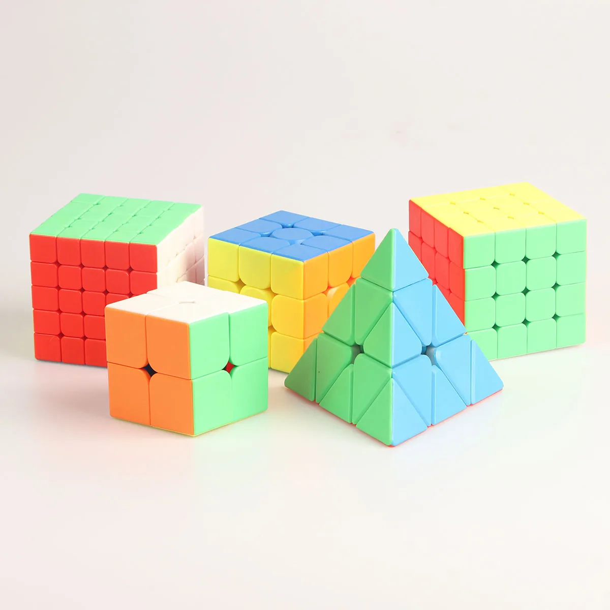 2x2 3x3 4x4 5x5พีระมิดไม่มีสติกเกอร์ปริศนาบรรเทาความเครียดระดับมืออาชีพการศึกษาความเร็วเรียบการแข่งขันของเล่นสำหรับเด็กของขวัญ