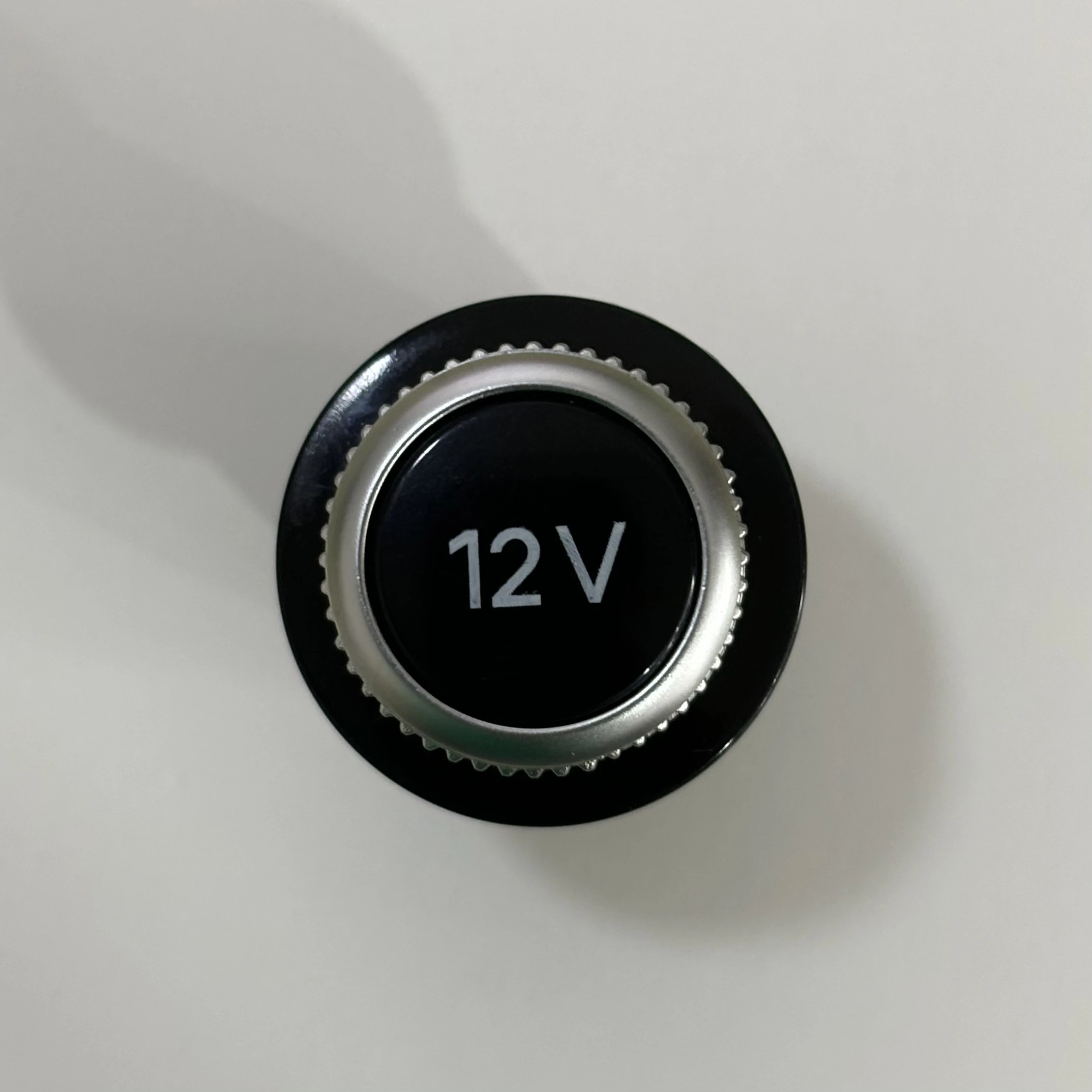Auto-Zigarettenanzünder-Dekorationsabdeckung, verchromter Zigarettenanzünder-Stecker für Audi A3 A4 A5 Q2 Q7 R8 8W0 919 311 12 V