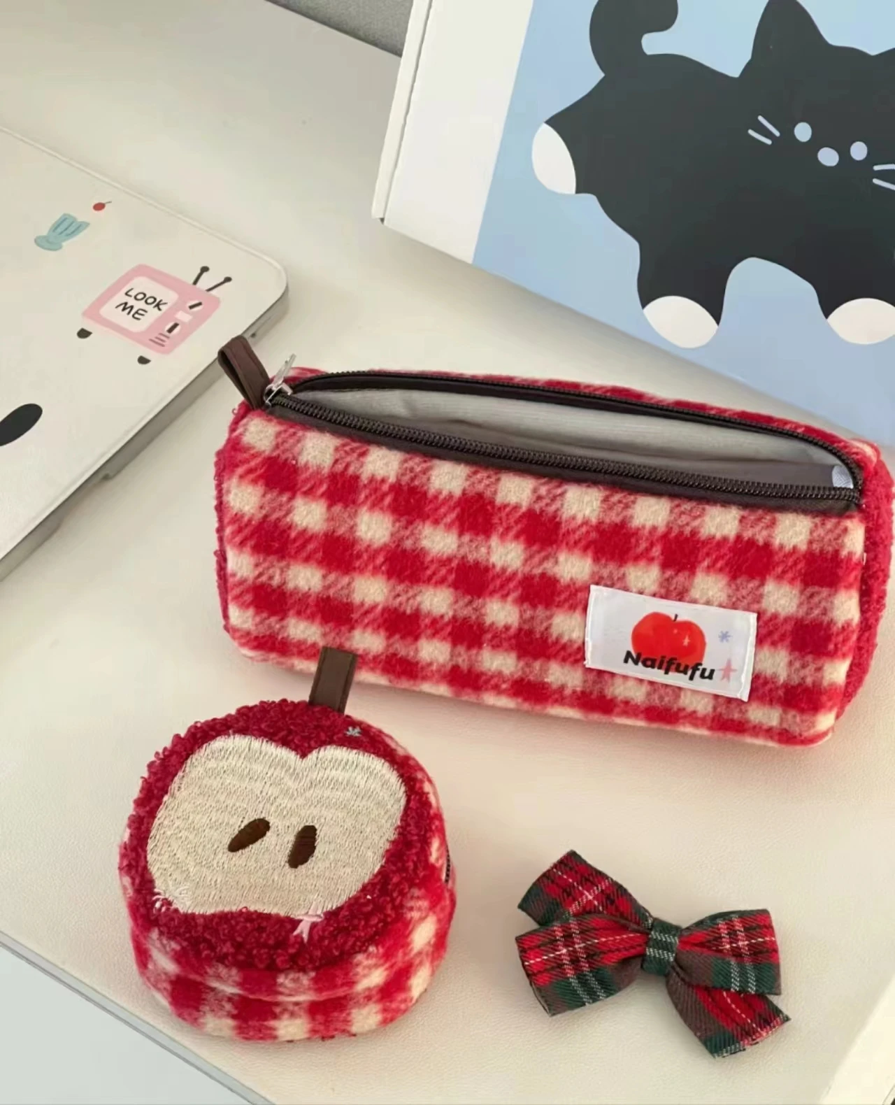 かわいいアップル刺繍ペンバッグ Catoon 鉛筆ケースかわいい収納袋化粧品バッグ韓国文具学用品子供のギフト