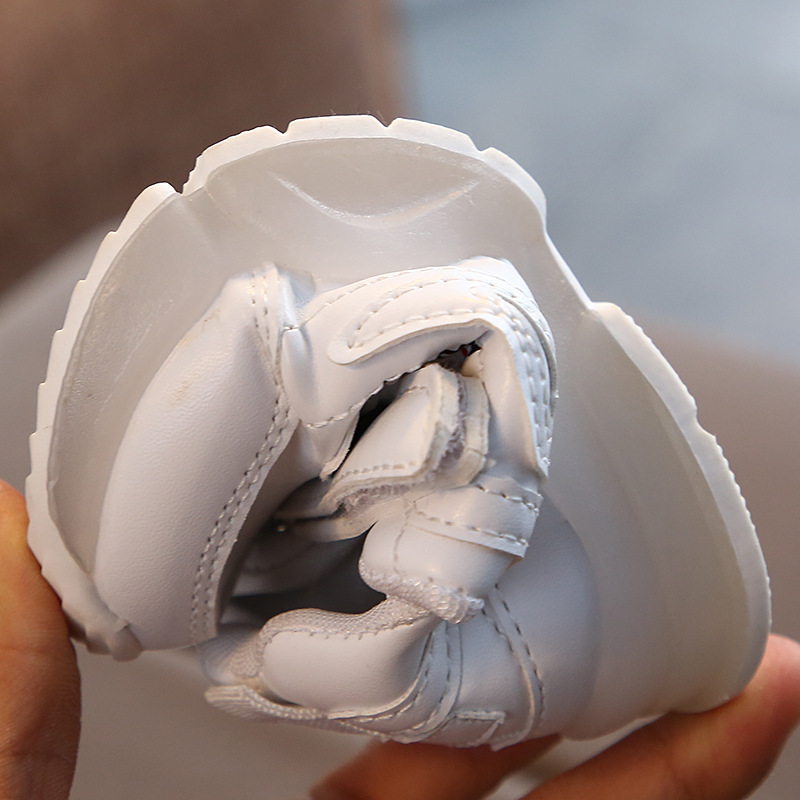 ZapatillasLED 子供発光靴春秋の新少年スポーツ靴ガールカジュアルシューズイルミネーション子供靴子供スニーカー Tenis