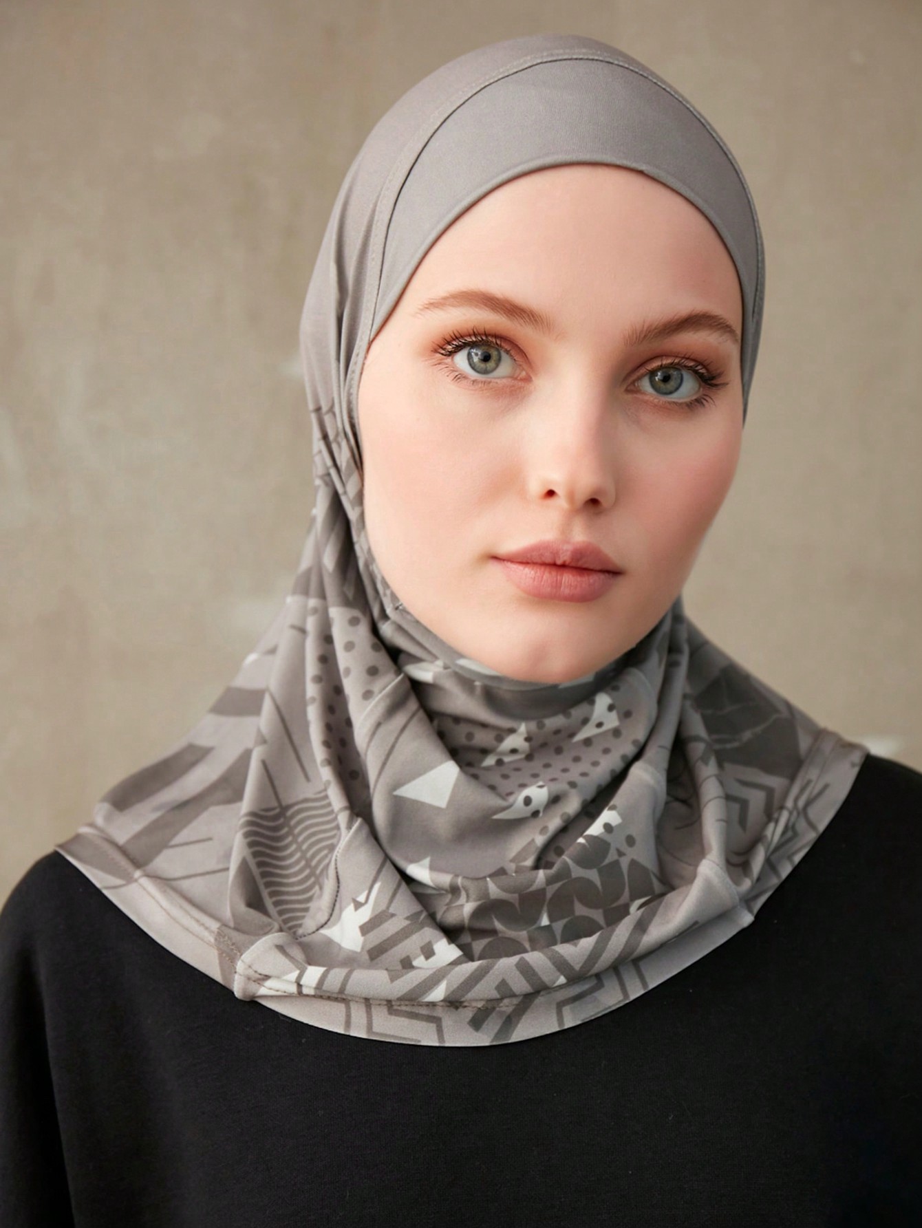 Sportowy muzułmański wewnętrzny hidżab damski geometryczny wzór z nadrukiem natychmiastowy turban dla pań opaska na głowę z pałąkiem na głowę Model nagłówka