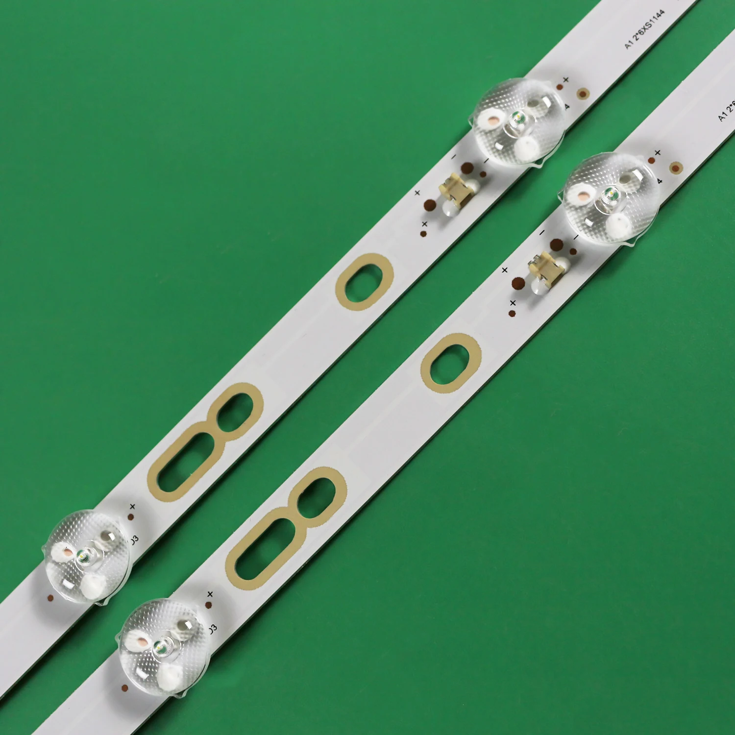 LED-Hintergrundbeleuchtungsstreifen für CX32D06-ZC22AG-05 HS- 30800532 Z10DTZ002-A20 43MK-C32001-35V2 LE-32Z10 32LEM-1045/T2C 32LEX-5045/T2C