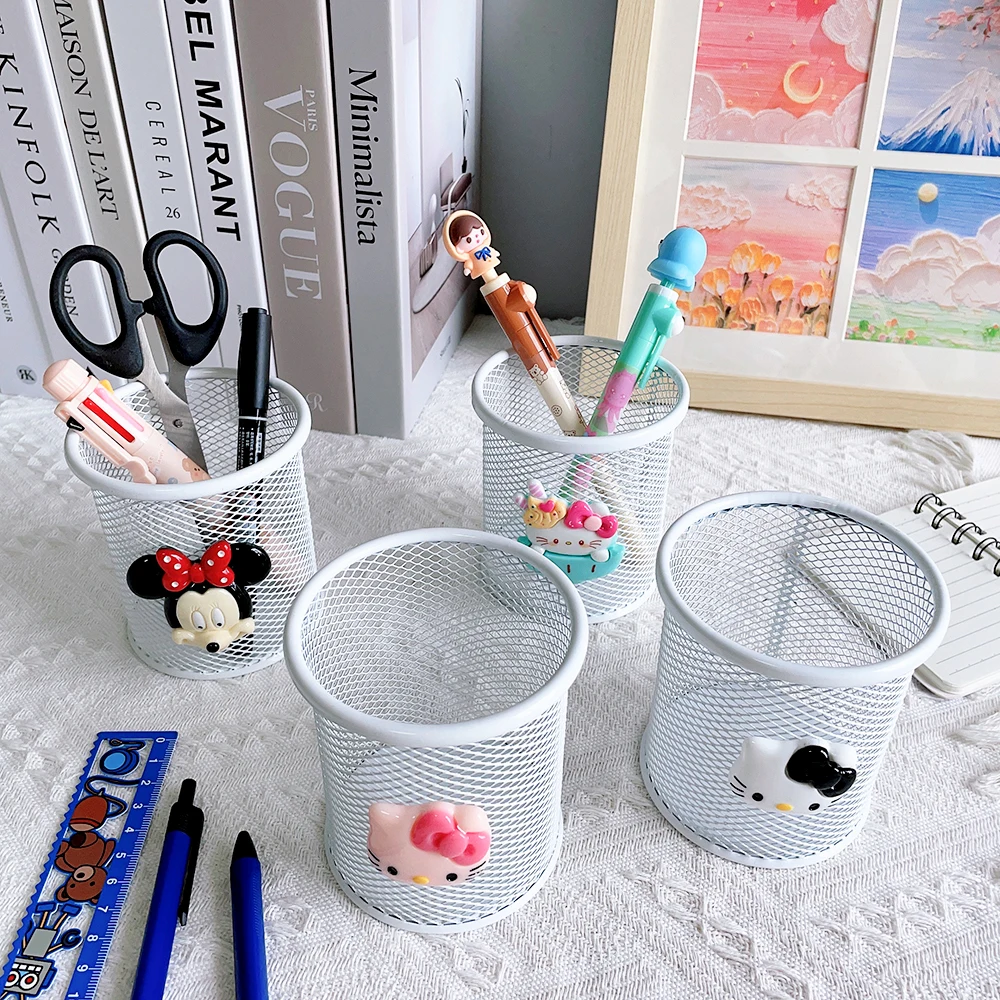 Cartoon Hallo Kitty Stift Behälter Pinsel Topf Make-Up Pinsel Eimer Kawaii Rosa Hohl Stift Halter Schreibwaren Lagerung Sortierung Box