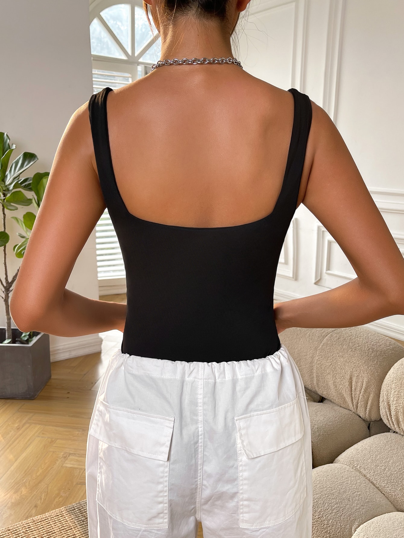 Europa e nos Estados Unidos simples gola quadrada apertado sexy cor sólida primavera e verão sem mangas macacão