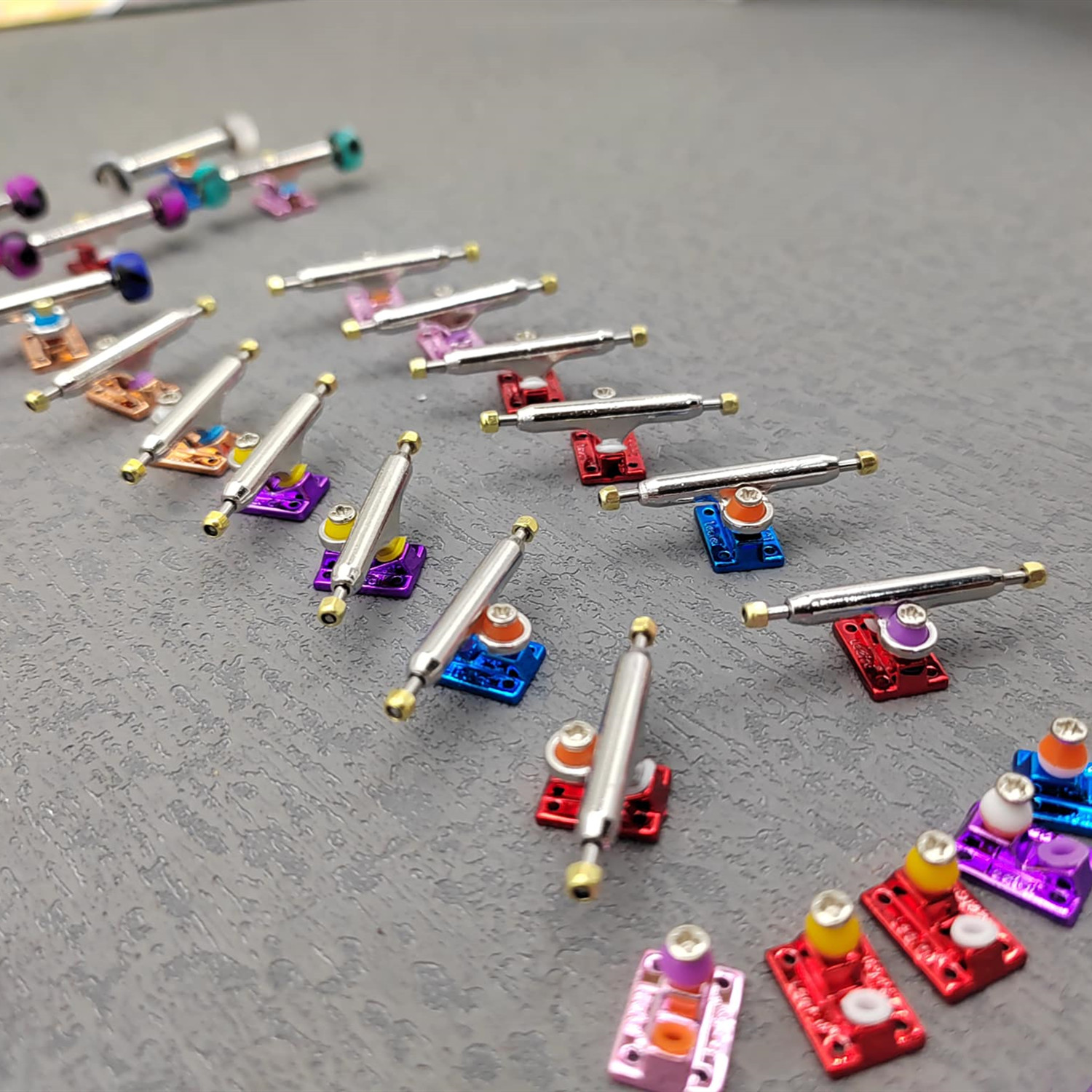 Грузовики для фингерборда с мягкой втулкой и поворотной чашкой 34 мм для скейтборда на палец